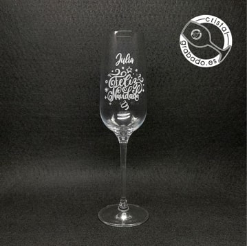 Celebra las Fiestas con vasos y copas personalizadas. Un Brindis Único para Momentos Inolvidables.